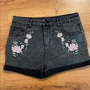Celebrity Pink Grey Shorts w/ floral embroidery